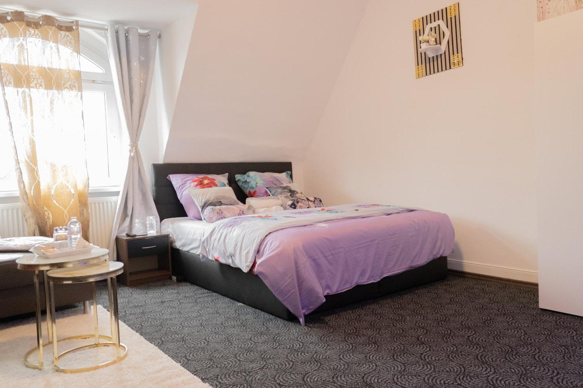 Superior 3 Rooms, 4-8 Guests, Modern, Full Equipped * Duisburg
